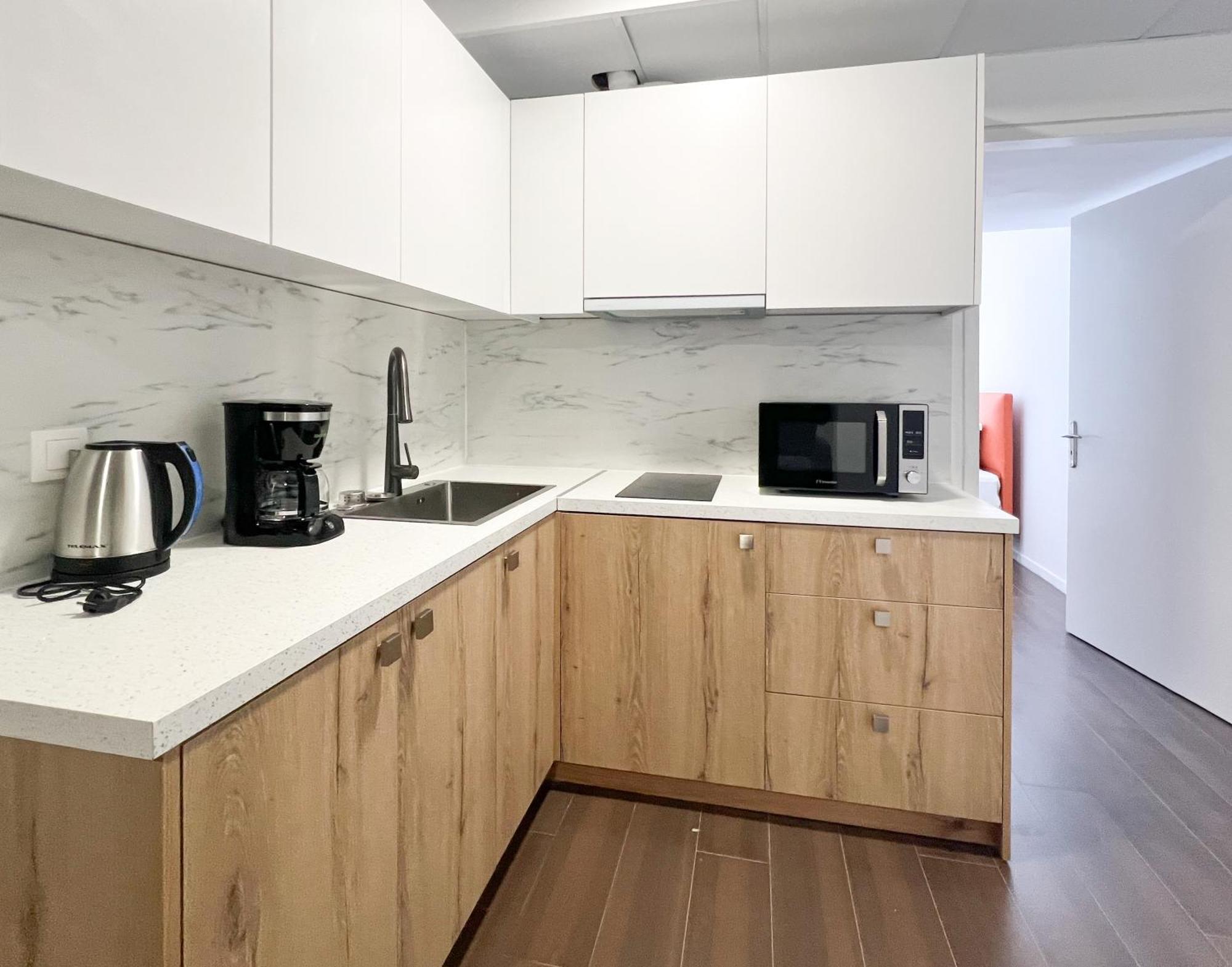 Anhome K11 Serviced Apartments Plus Atenas Exterior foto